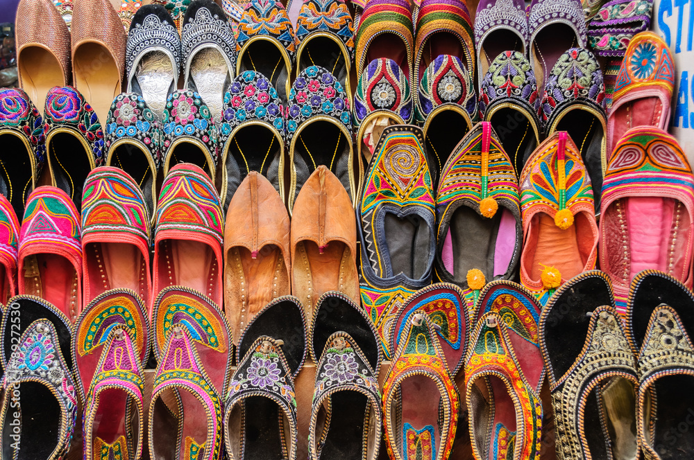 7 Best Shopping Places to Visit While Jaipur Sightseeing Tour